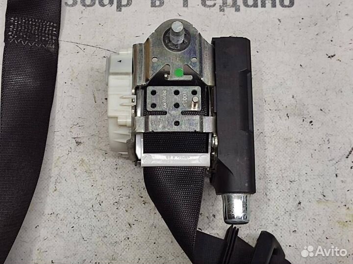 Ремень безопасности задний правый w251 R-class