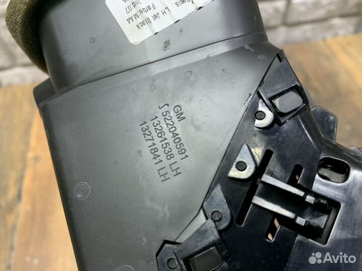 Opel Astra J GTC Дефлектор воздушный LH