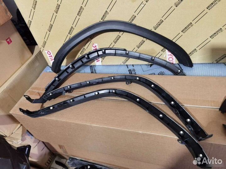 Расширители Toyota Fortuner