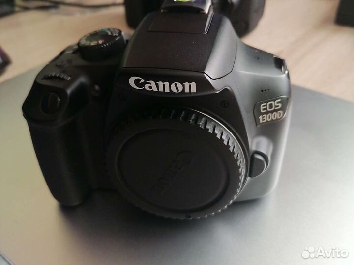 Фотоаппарат canon 1300d +18-55mm iii kit