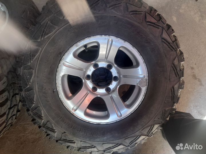 Продам комплект резины с дисками