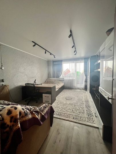 3-к. квартира, 84 м², 4/17 эт.