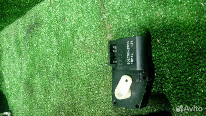 Сервопривод отопителя Mitsubishi Lancer Cedia