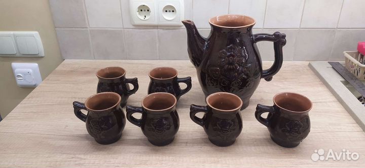 Глиняный кувшин и 6 чашек