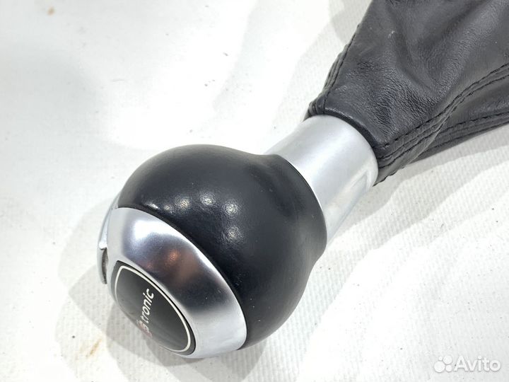 Ручка кпп с чехлом Audi Q3 8U