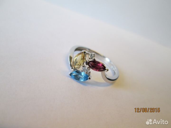 Кольцо из золота белого цвета 750 пр