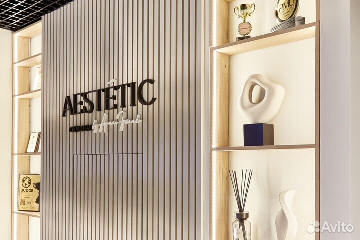 Мастер по наращиванию ресниц