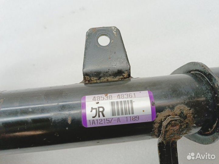 Амортизатор подвески задний правый Toyota