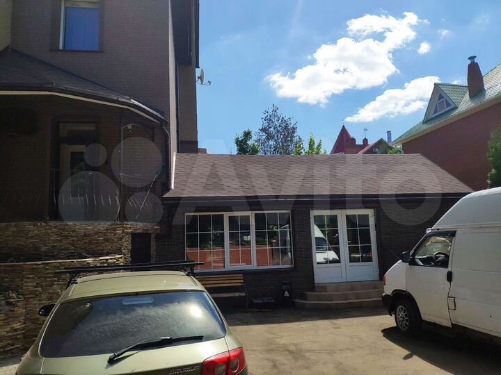 Дом 820 м² на участке 17 сот.