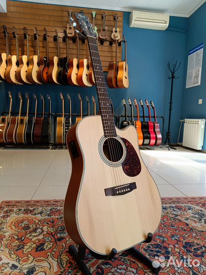 Электроакустическая гитара Cort MR 500 OP