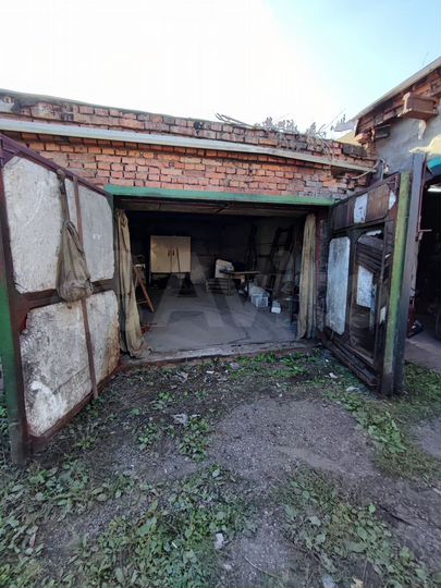 Гараж, > 30 м²