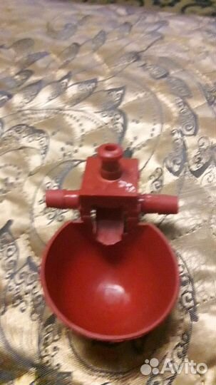 Поилки чашечные и автоматические