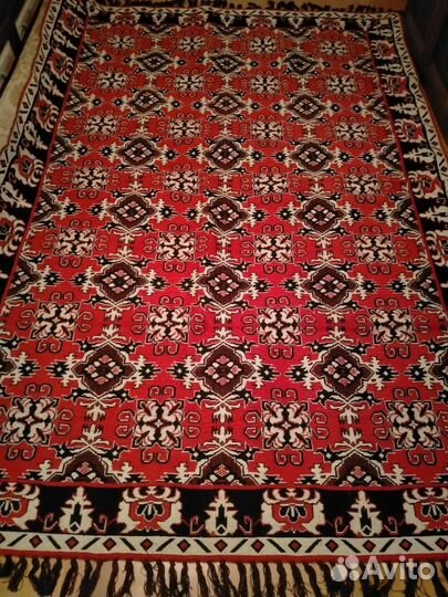 Палас шерстяной