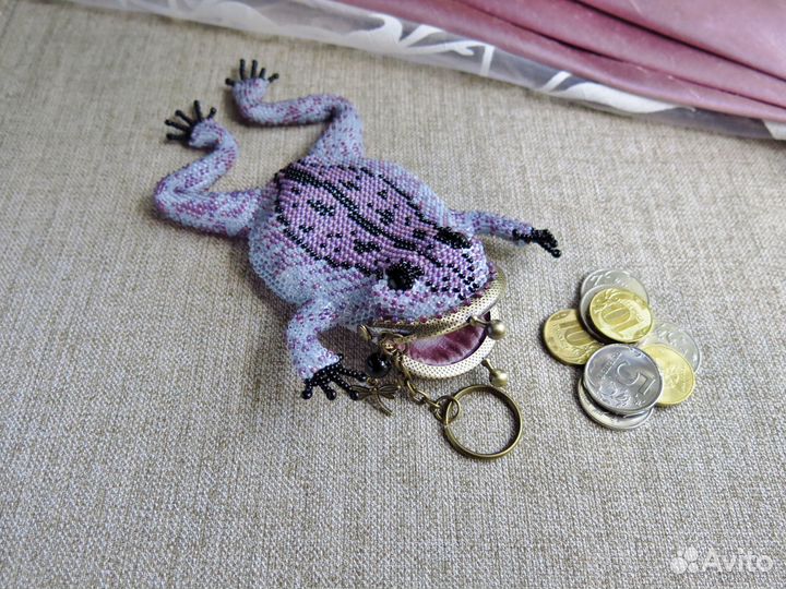 Сиренево-серый лягушонок. Брелок-монетница