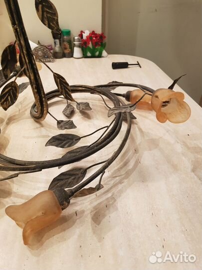 Люстра светильник потолочная. Очень красивая