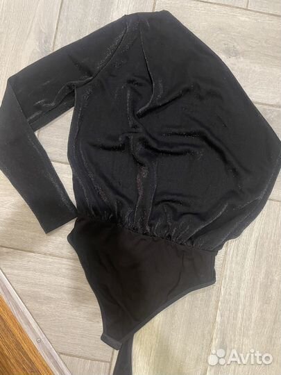 Боди нарядное на одно плечо