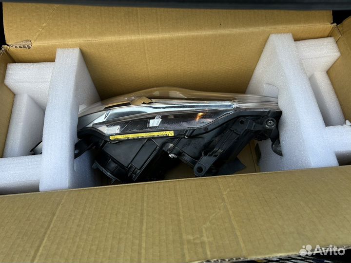 Фара левая на toyota camry 50