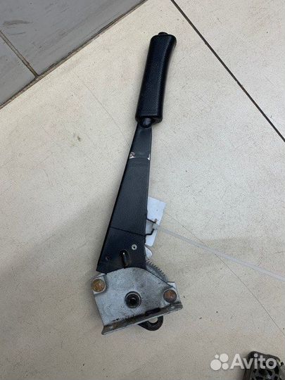 Ручка стояночного тормоза LADA Priora 217030 седан