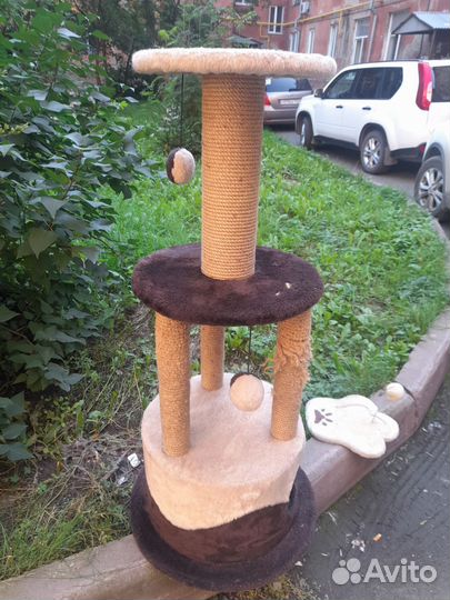 Домик для кошки с когтеточкой бу