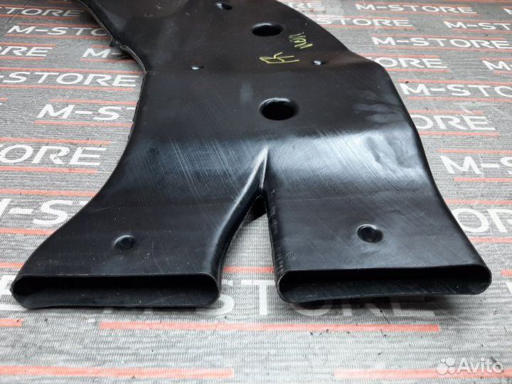 Воздуховод печки передний правый Bmw 5-Series E39