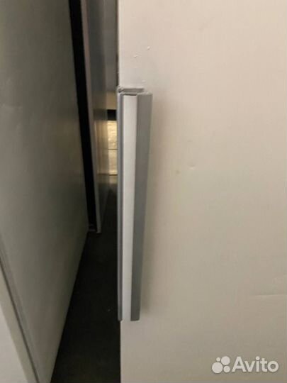 Холодильный шкаф