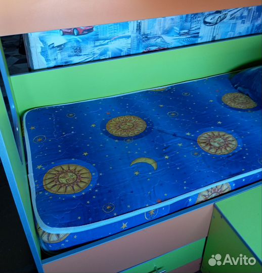 Двухъярусная кровать бу с матрасами