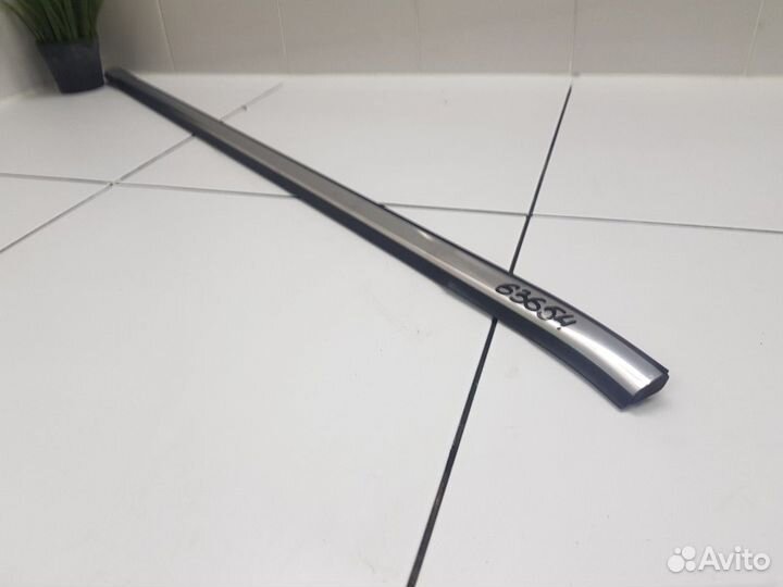 Молдинг стекла задней правой двери (Geely Atlas)