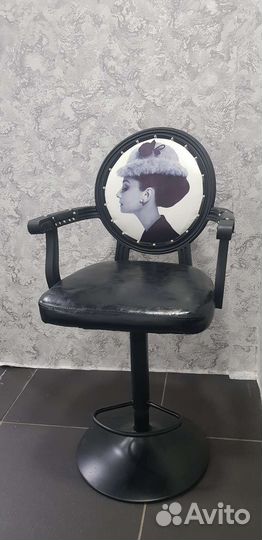 Стул для визажиста бровиста
