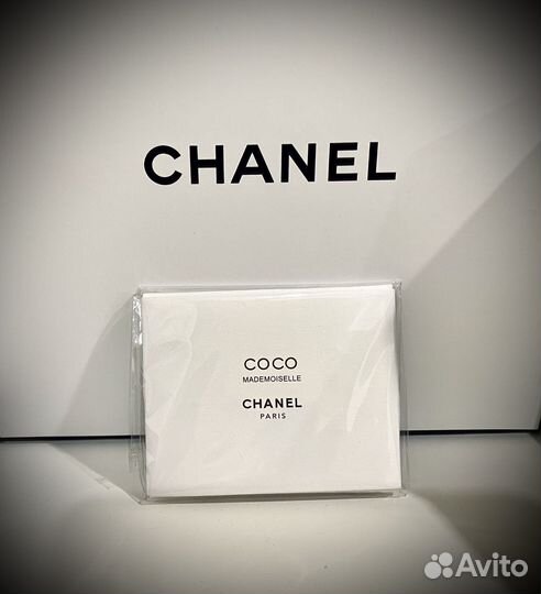 Заколки невидимки Chanel