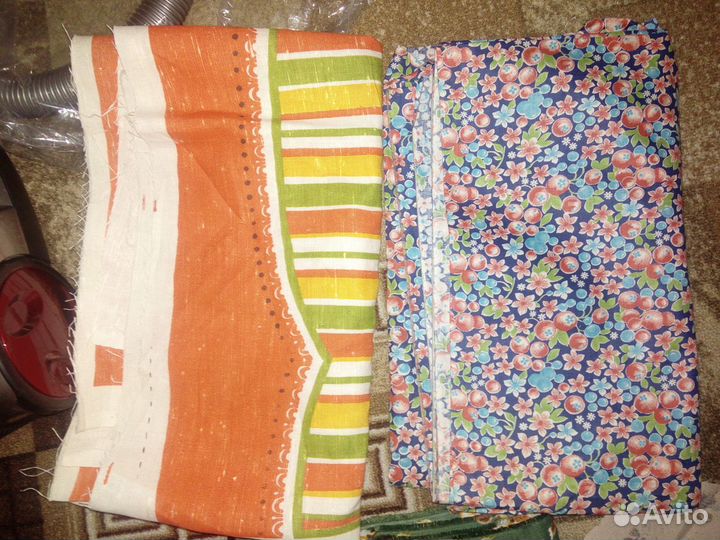 Отрезы тканей разные