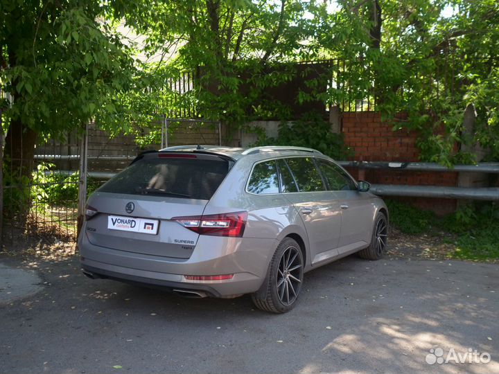 Спойлер лезвие крышки багажника Skoda Superb 3 уни