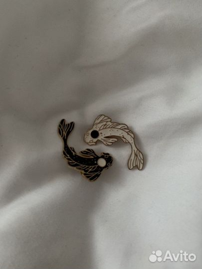 Значок инь янь