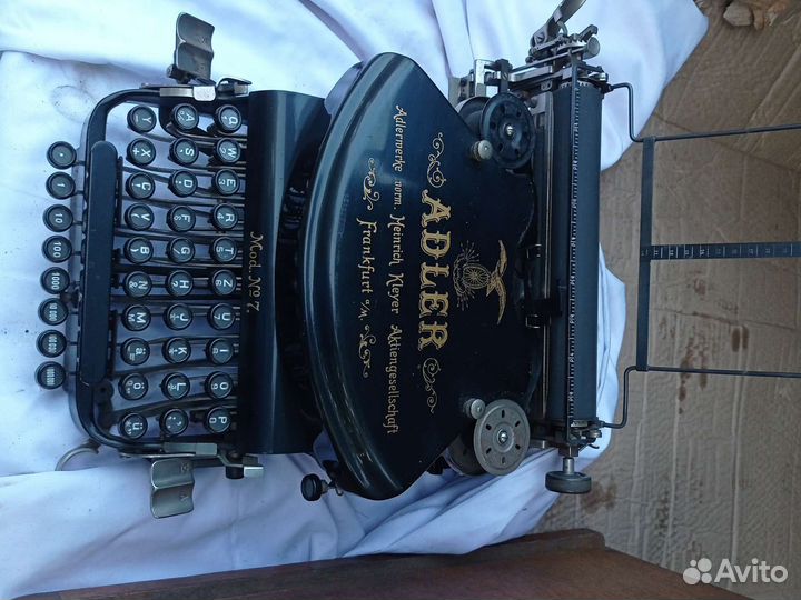 Печатная пишущая машинка