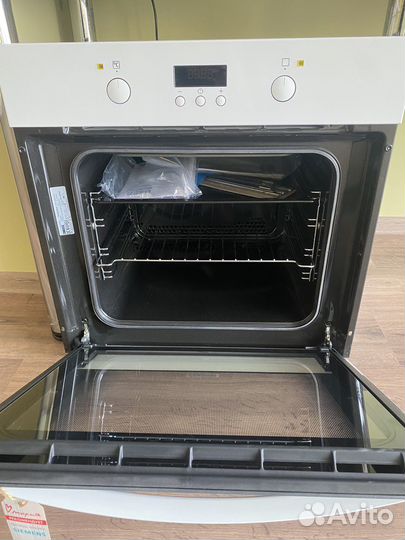 Духовой шкаф Zanussi opzb4230w белый