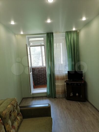 2-к. квартира, 53 м², 3/3 эт.