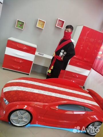 Красная кровать машинка объемная