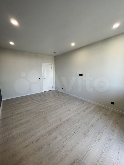 2-к. квартира, 64 м², 13/16 эт.