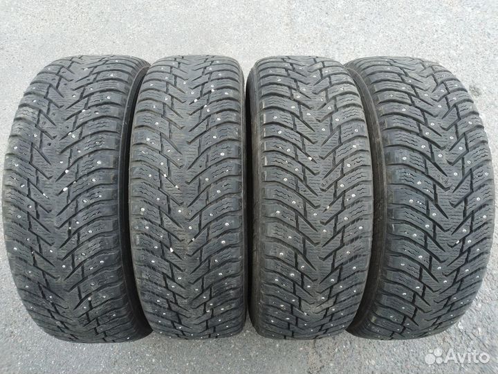 Nokian Tyres Hakkapeliitta 8 SUV 215/70 R16