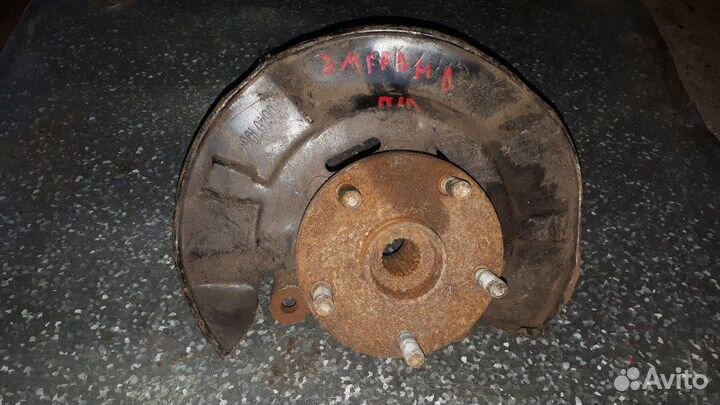 Кулак поворотный передний левый Geely Emgrand Ec7