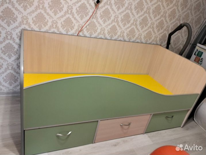 Продам детскую кровать