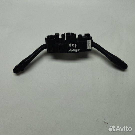 Переключатель под рулевой Volkswagen Passat 2003