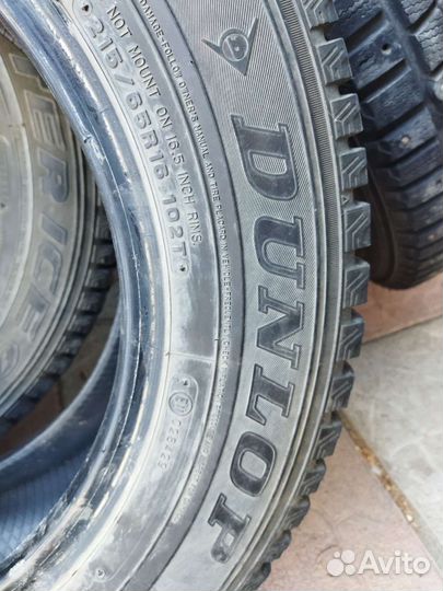 Dunlop SP Winter Ice 01 215/65 R16 102T