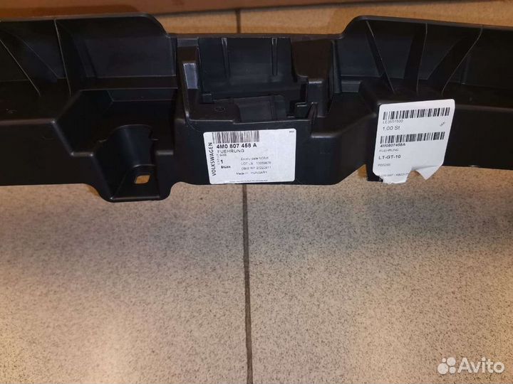 Audi Q7 4M рестайлинг кронштейн заднего бампера