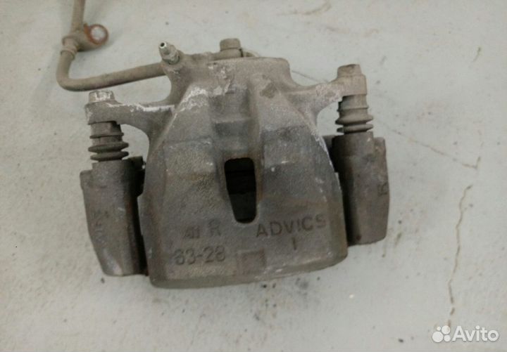 Суппорт тормозной RAV4 XA30