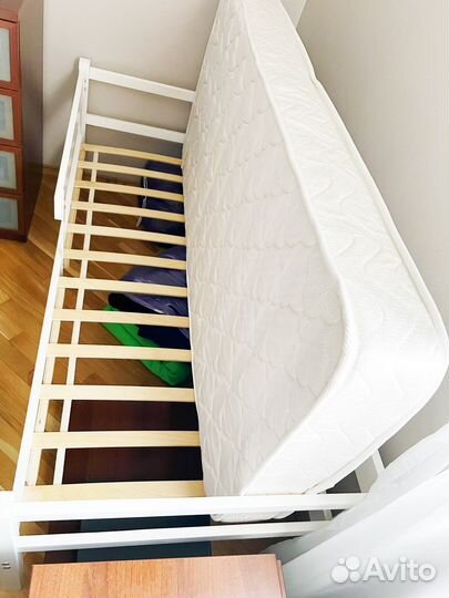 Кровать с матрасом детская