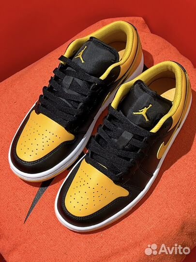 Кроссовки Nike Air Jordan 1 Low Yellow