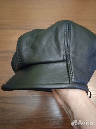 Женская кожаная кепка демисезонная