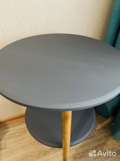 Столик подставка интерьерная