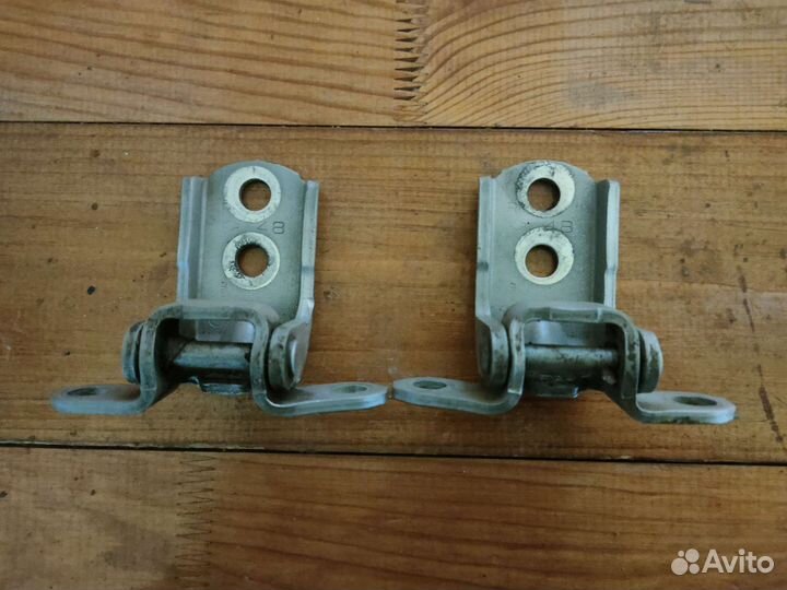 Петля двери Ниссан Мурано z51