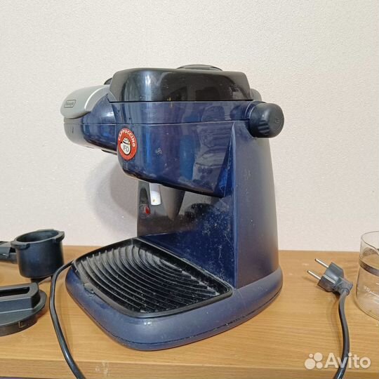 Кофемашина delonghi почти новая